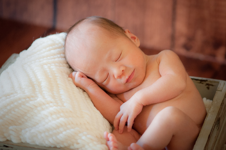 baby-picture-Portland-Oregon-Kimi-Photography