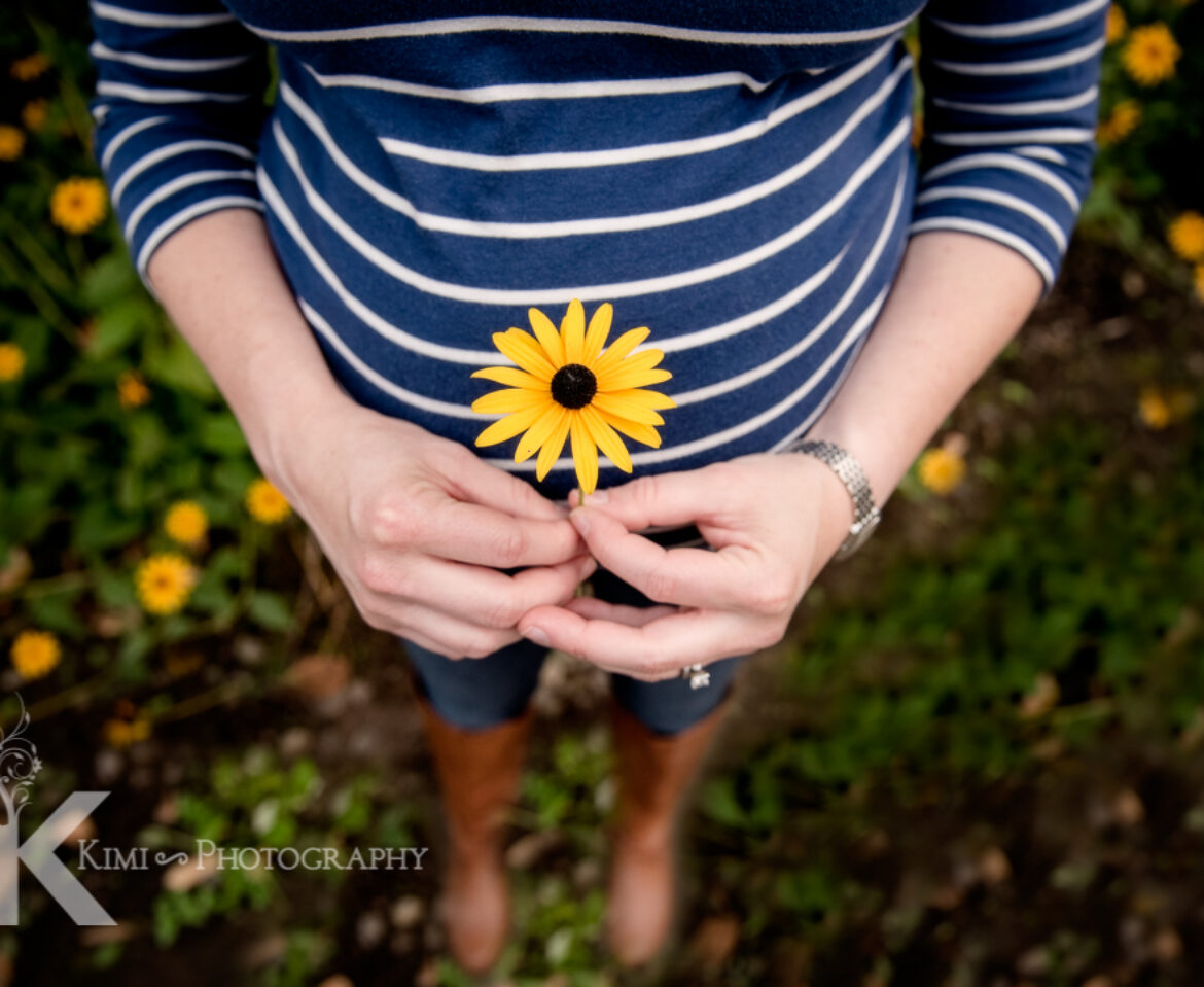 How Prenatal Yoga and Maternity/Newborn Photography Can Help