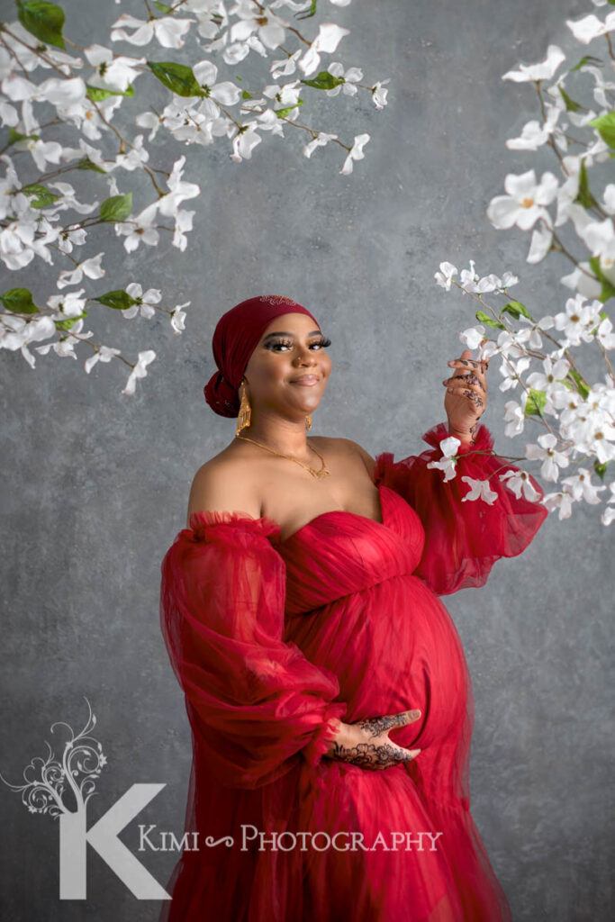 dressing beautifully for your maternity session with Kimi Photography in Portland Oregon.