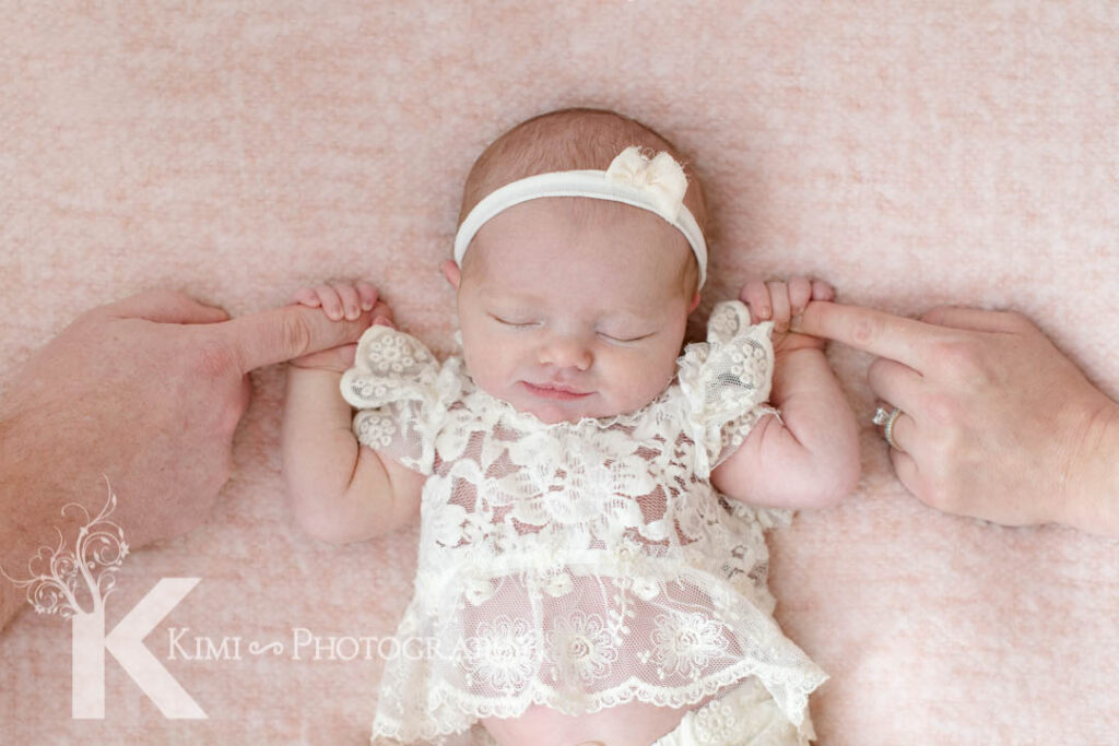 It is wonderful seeing the difference between newborn photo session to 1st birthday photo session with Kimi Photography Portland, Oregon.