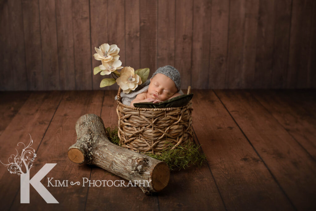 Kimi Photography is a photographer for newborn photo session, maternity photography session and family portrait photo session in Portland Oregon.